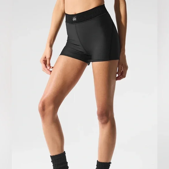 ALO | line up airlift set - bra and shorts | XS - Picture 4 of 7